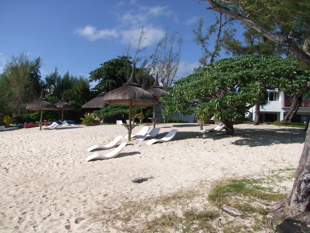 So Beach Villa In Situ Roches Noires Номер фото