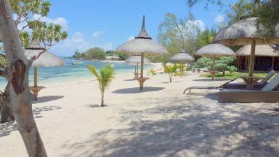So Beach Villa In Situ Roches Noires Номер фото
